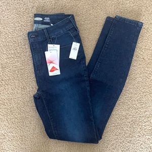 NWT Old Navy Rockstar Super Skinny High Rise Built-in Sculpt Jeans